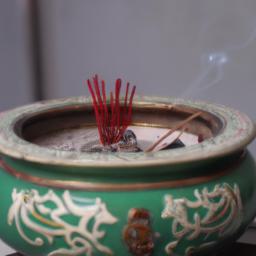 How to Choose Quality Incense Accessories
